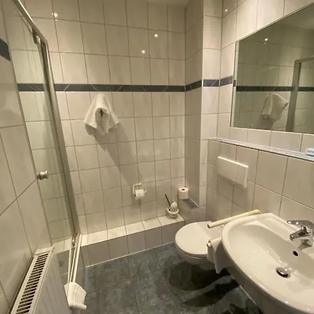 فندق Montan 3*