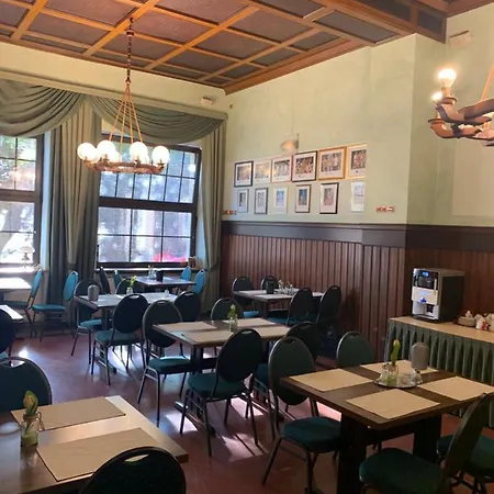 Ξενοδοχείο Montan 3*